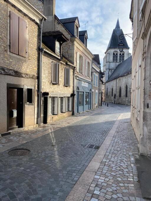 Le Petit Martial - Coeur De Ville,Refait A Neuf,Tout Equipe, Parking Chateauroux Luaran gambar